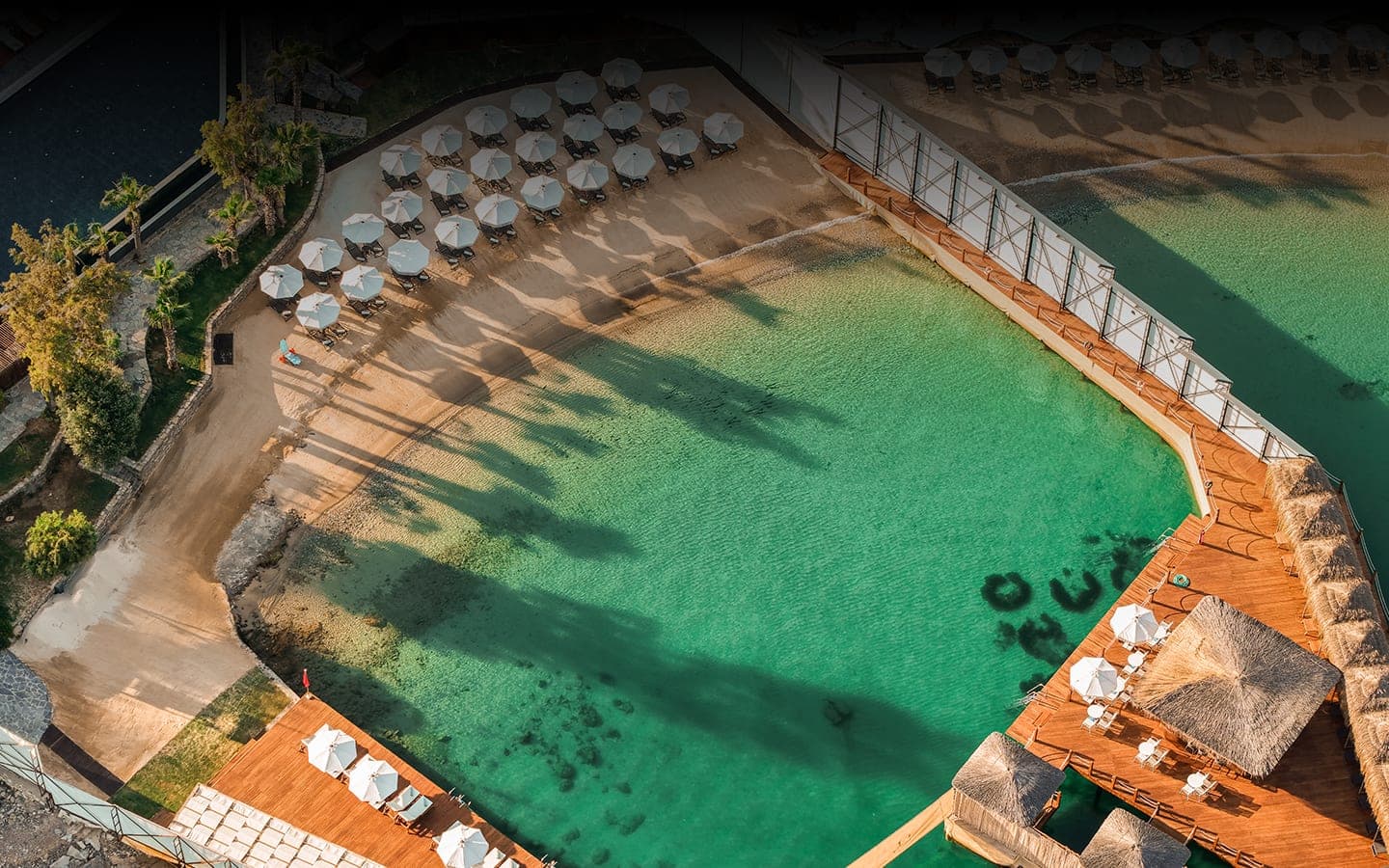 The Oba Hotel için havadan çekilmiş tanıtım karesi
